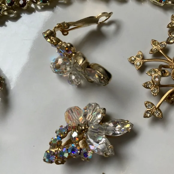 Vintage Costume Jewelry - Picture 14 of 16